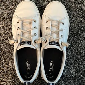 Woman’s Sperry Leather Sneakers Size11